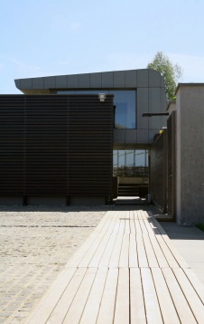 Фото фасада дома в стиле минимализм