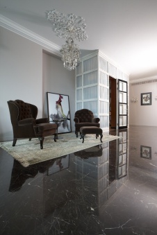 Фото интерьера входной зоны квартиры в стиле неоклассика