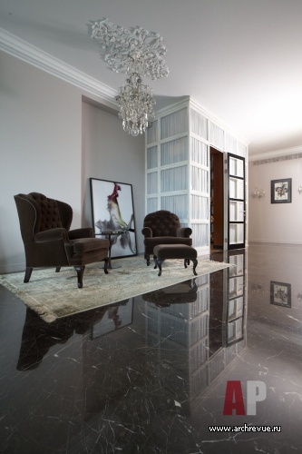 Фото интерьера входной зоны квартиры в стиле неоклассика