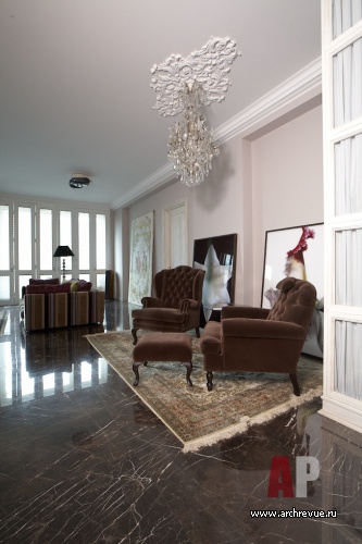 Фото интерьера зоны отдыха квартиры в стиле неоклассика