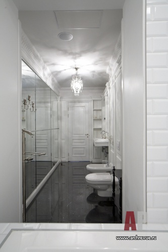 Фото интерьера санузла квартиры в стиле неоклассика