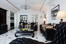 Фото интерьера гостиной квартиры в стиле неоклассика