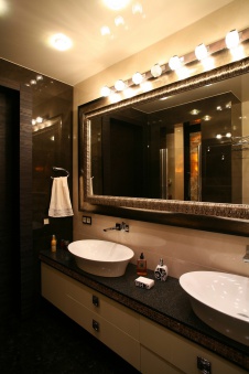 Фото интерьера санузла квартиры-пентхауса в неоклассике