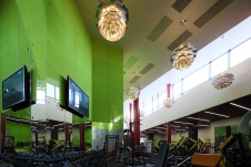 Фото интерьера тренировочного зала спортивного клуба в современном стиле