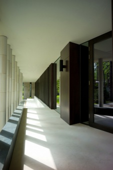 Фото фасада загородного дома в стиле минимализм