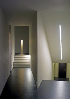 Фото интерьера коридора загородного дома в стиле минимализм