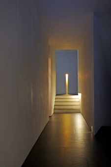 Фото интерьера коридора загородного дома в стиле минимализм