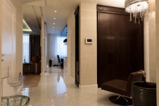 Фото интерьера входной зоны квартиры в современном стиле