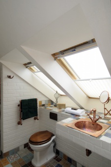 Фото интерьера санузла таунхауса в неоклассике