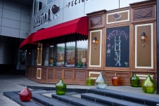 Фото фасада ресторана в стиле фьюжн