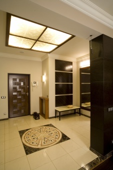 Фото интерьера входной зоны квартиры в современном стиле