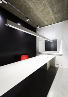 Фото интерьера переговорной офиса в минимализме