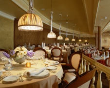 Фото интерьера зала ресторана отеля в современном стиле