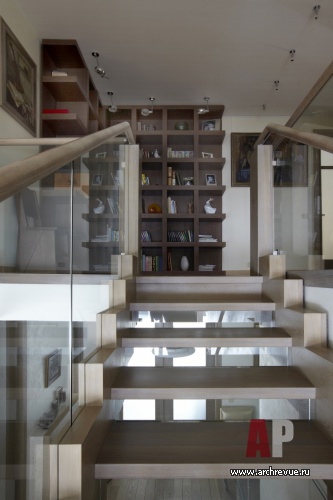 Фото интерьера библиотеки дома в эко стиле