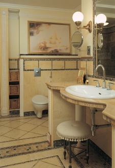 Фото интерьера санузла квартиры в стиле неоклассика