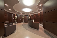 Фото интерьера входной зоны офиса в стиле ар-деко