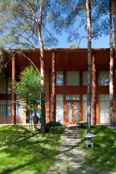 Фото фасада дома в эко стиле