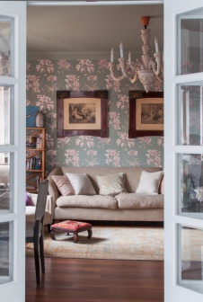 Фото интерьера гостиной дома в стиле фьюжн