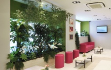 Фото интерьера зоны отдыха салона красоты в современном стиле