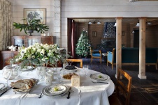 Фото интерьера гостиной небольшого дома в стиле неоклассика Фото интерьера столовой небольшого дома в стиле неоклассика