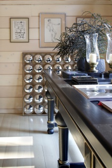 Фото интерьера кабинета небольшого дома в стиле неоклассика