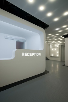 Фото интерьера ресепшен отеля в современном стиле