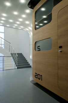 Фото интерьера лифтового холла отеля в современном стиле