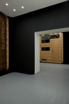 Фото интерьера холла отеля в современном стиле