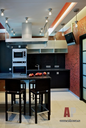 Фото интерьера кухни небольшой квартиры в стиле фьюжн