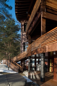 Фото фасада дома в эко стиле