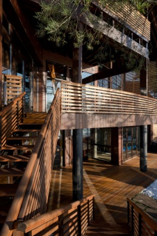 Фото фасада дома в эко стиле