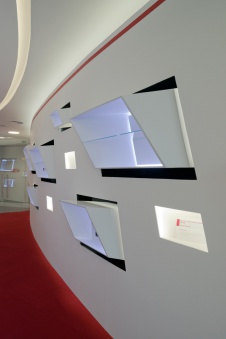 Фото интерьера холла офиса в современном стиле