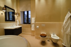 Фото интерьера санузла квартиры в стиле неоклассика