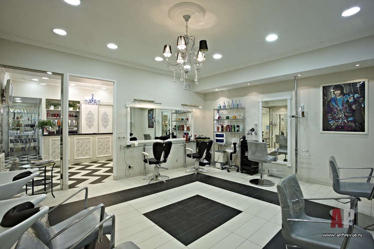 Фото интерьера парикмахерской салона красоты в современном стиле