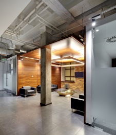 Фото интерьера приемной офиса в современном стиле