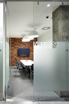 Фото интерьера переговорной офиса в современном стиле