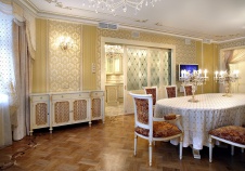 Фото интерьера столовой квартиры в классическом стиле