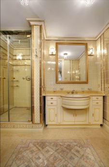 Фото интерьера гостевого санузла квартиры в классическом стиле