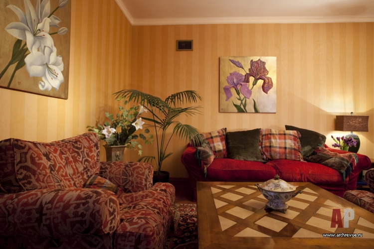 Фото интерьера зоны отдыха небольшой квартиры в восточном стиле