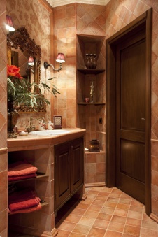 Фото интерьера гостевого санузла небольшой большой квартиры в восточном стиле