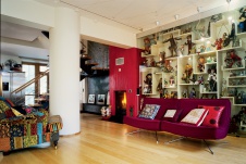 Фото интерьера гостиной квартиры в современном стиле Фото интерьера каминной квартиры в современном стиле