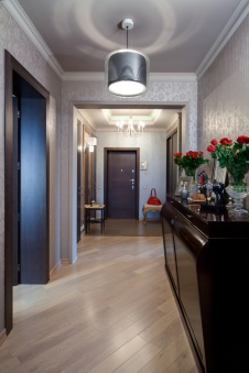 Фото интерьера входной зоны небольшой квартиры в современном стиле