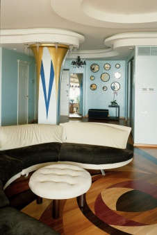 Фото интерьера входной зоны в стиле неоклассика