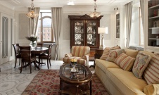 Фото интерьера гостиной небольшой квартиры в стиле неоклассика