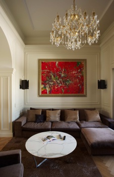 Фото интерьера зоны отдыха небольшого дома в стиле неоклассика