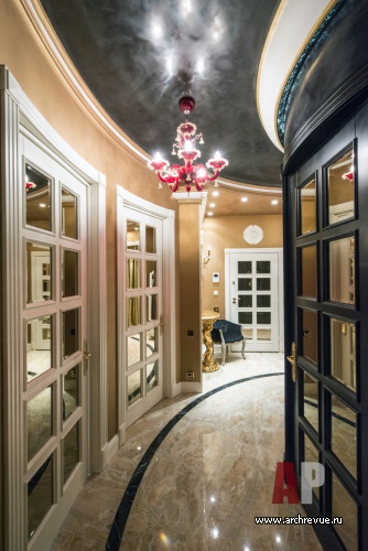 Фото интерьера коридора квартиры в стиле классика