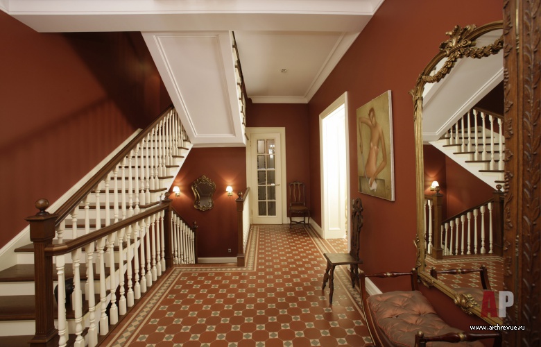 Фото интерьера лестницы дома в английском стиле