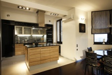 Фото интерьера кухни четырехкомнатной квартиры в стиле минимализм