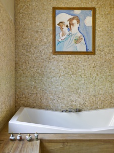 Фото интерьера санузла двухэтажного дома в стиле фьюжн