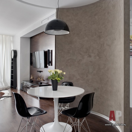 Фото интерьера столовой небольшой квартиры в стиле лофт